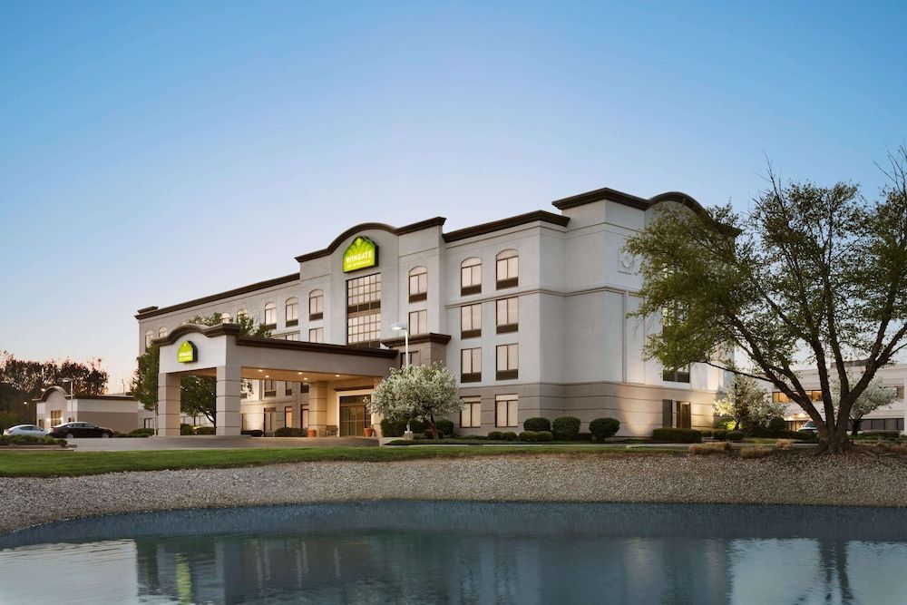 Wingate by Wyndham Cincinnati Blue Ash 1