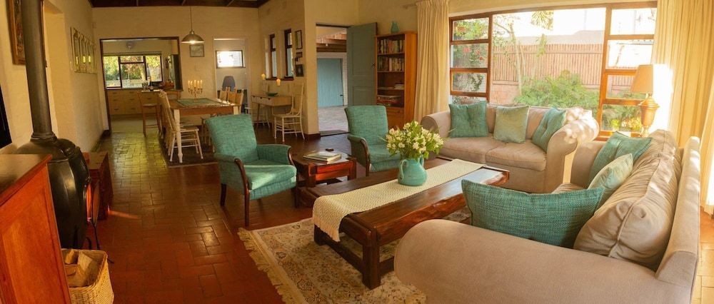 Constantia Villa 2