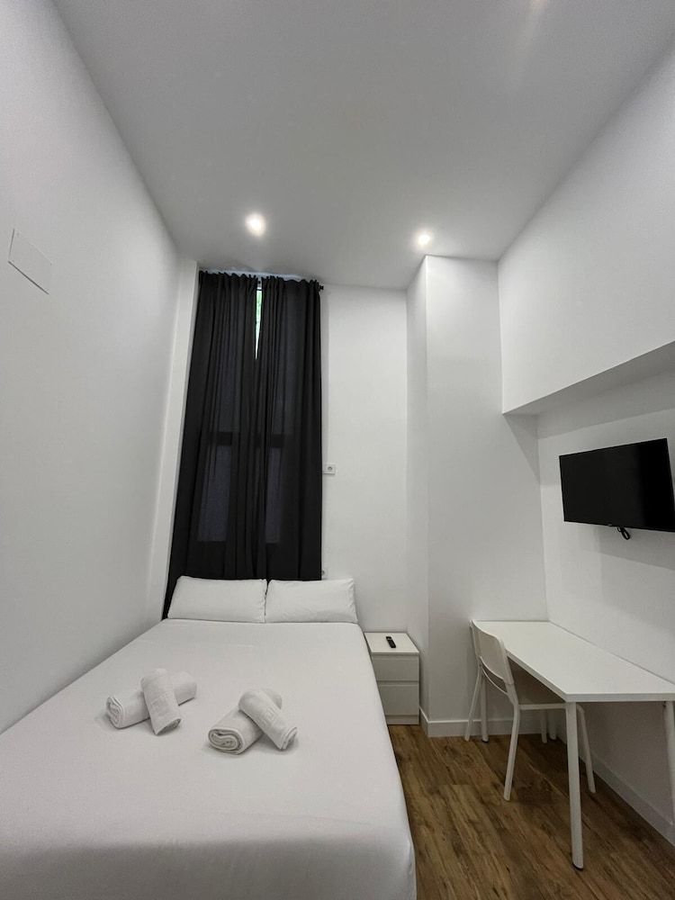 Hostal Bernabeu II 1