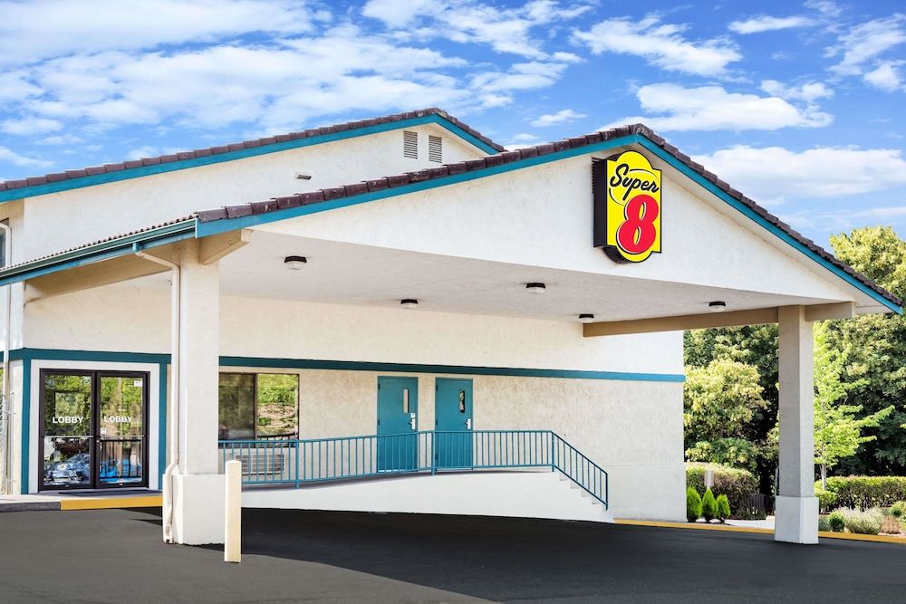 Super 8 by Wyndham Bremerton 1