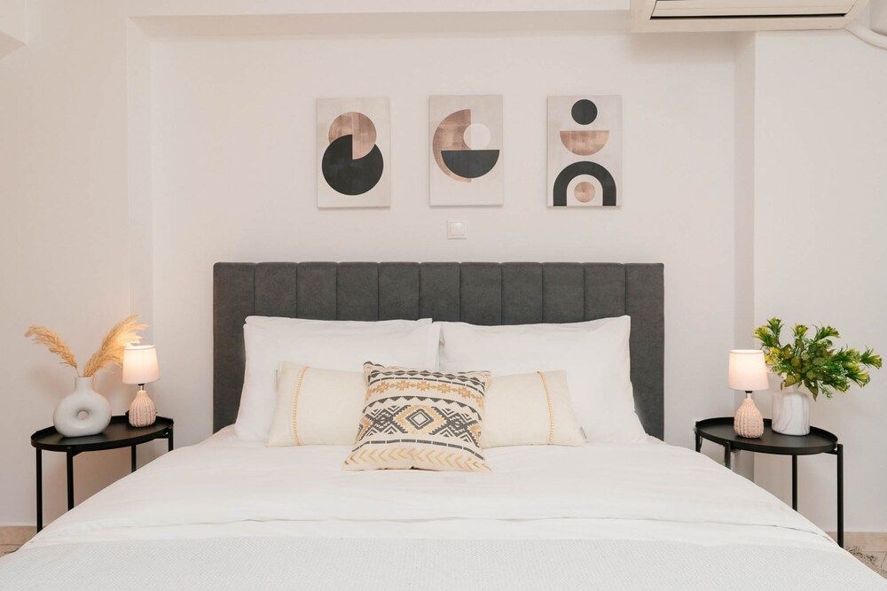 Phaedrus Living: Cozy Flat Koukaki 2