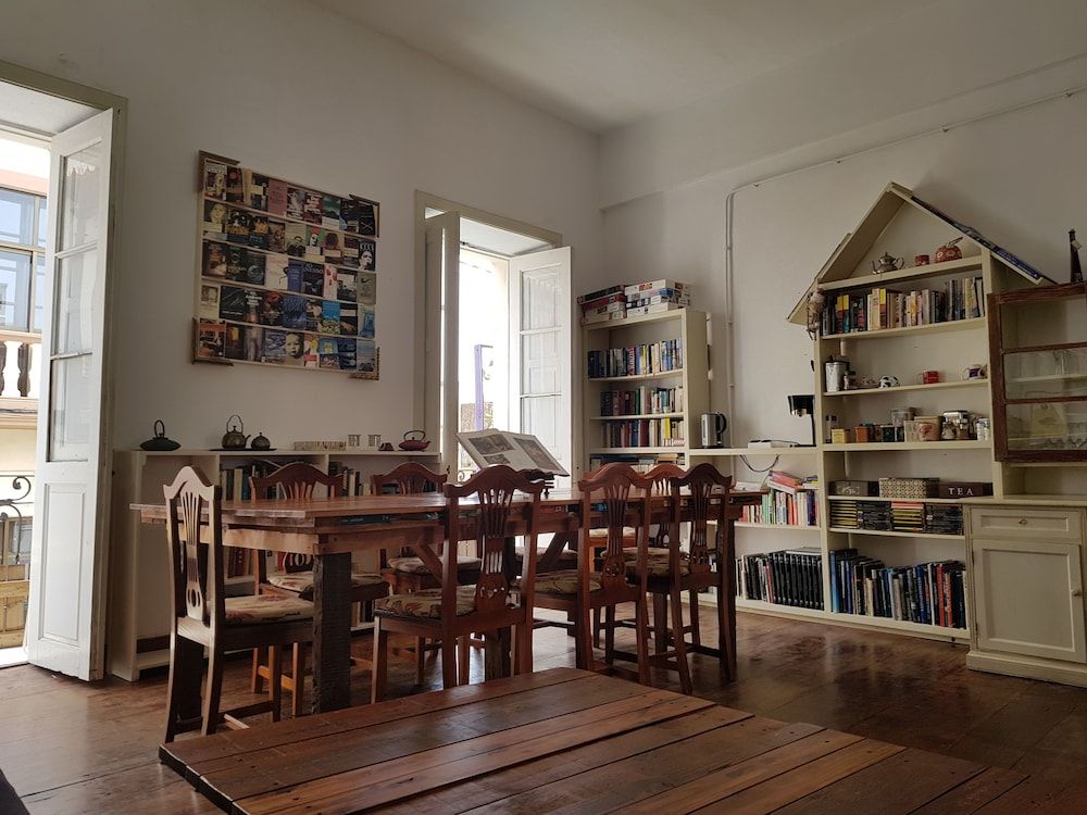 Ratones de Biblioteca - Hostel 1