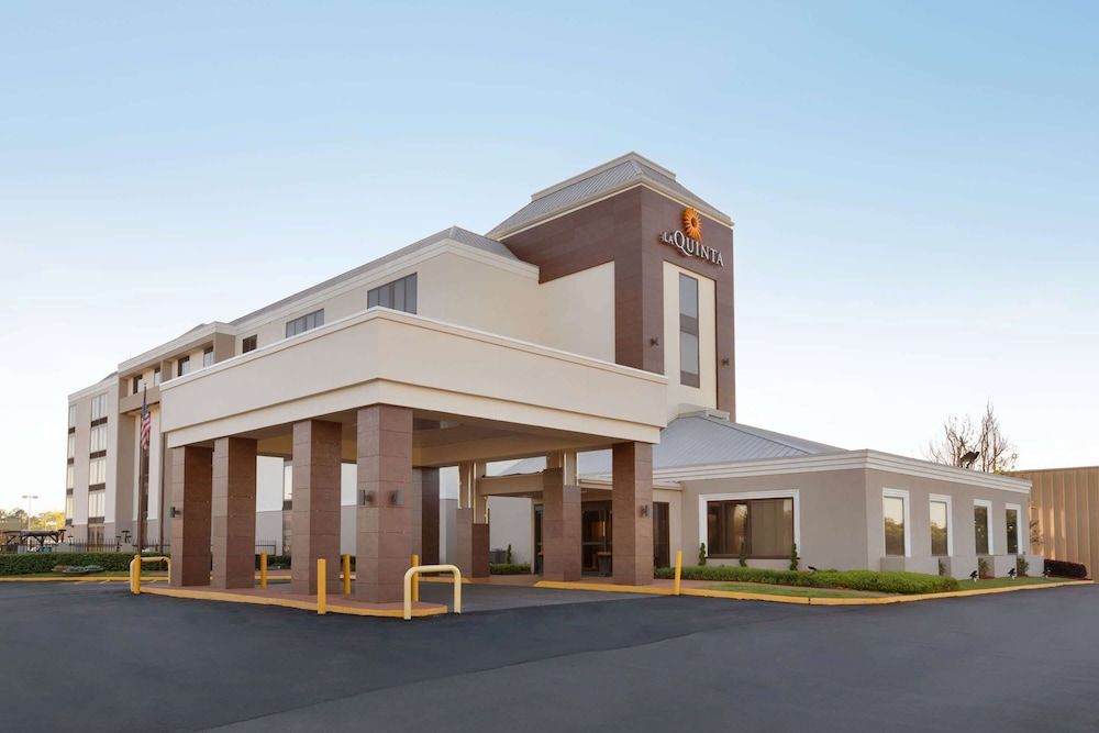 La Quinta inn & suites by Wyndham Dothan 1