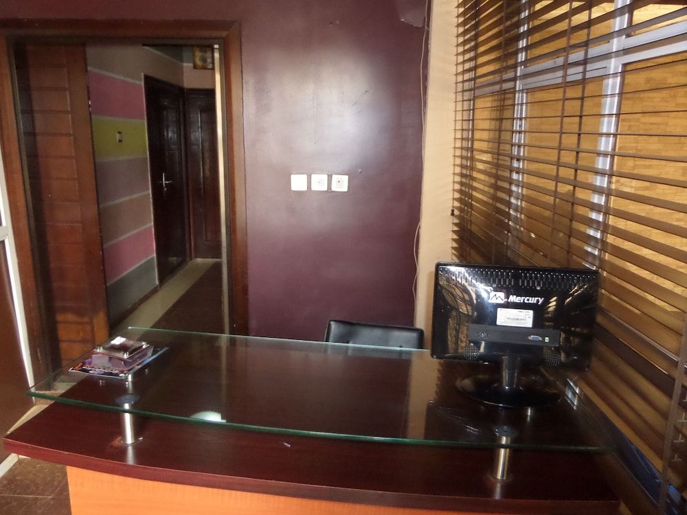 Chatwell Hotel 2