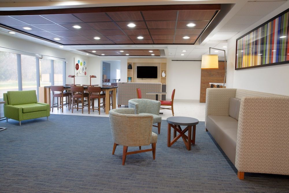 Holiday Inn Express & Suites DAYTON-HUBER HEIGHTS by IHG 1