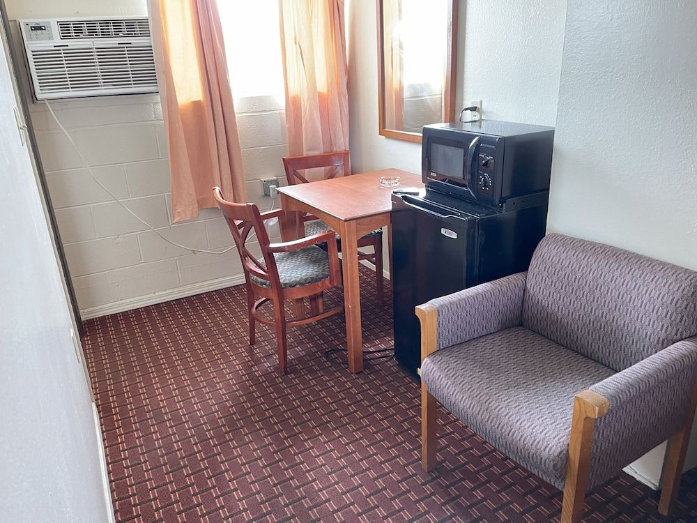 Royal A Motel 2