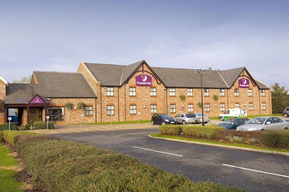 Premier Inn Wigan - M6 J25 1