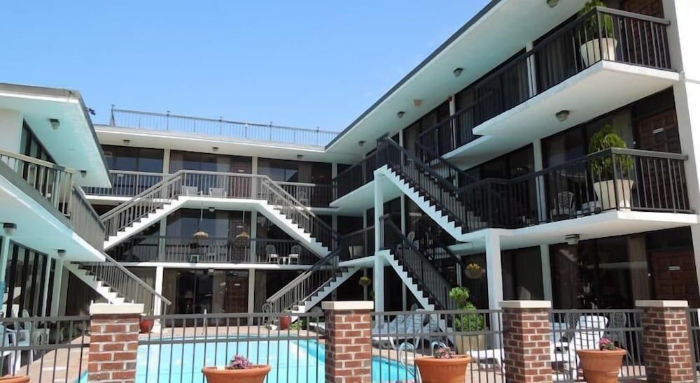 Alamar Resort Inn 1