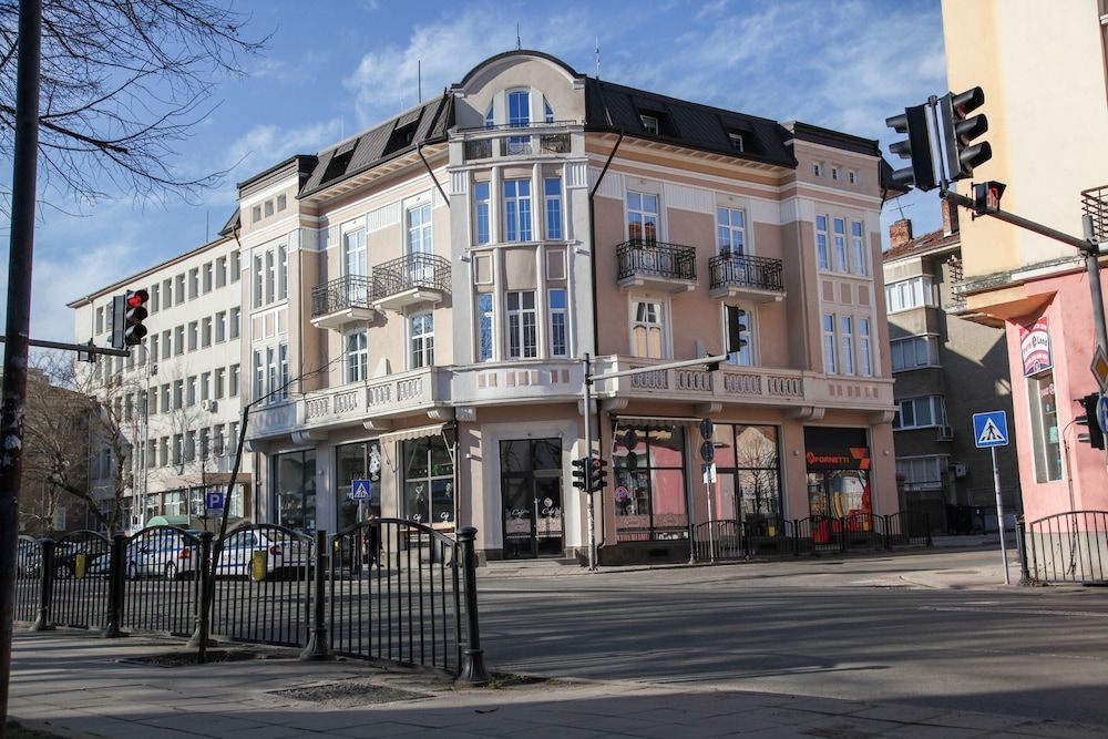 Corner House 1