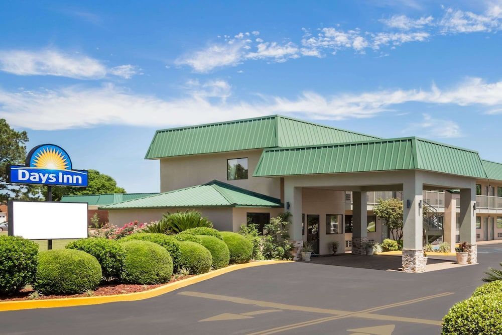 Days Inn by Wyndham Blakely 1