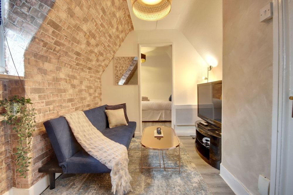 Loft on the Common- Near Southsea Beach 1