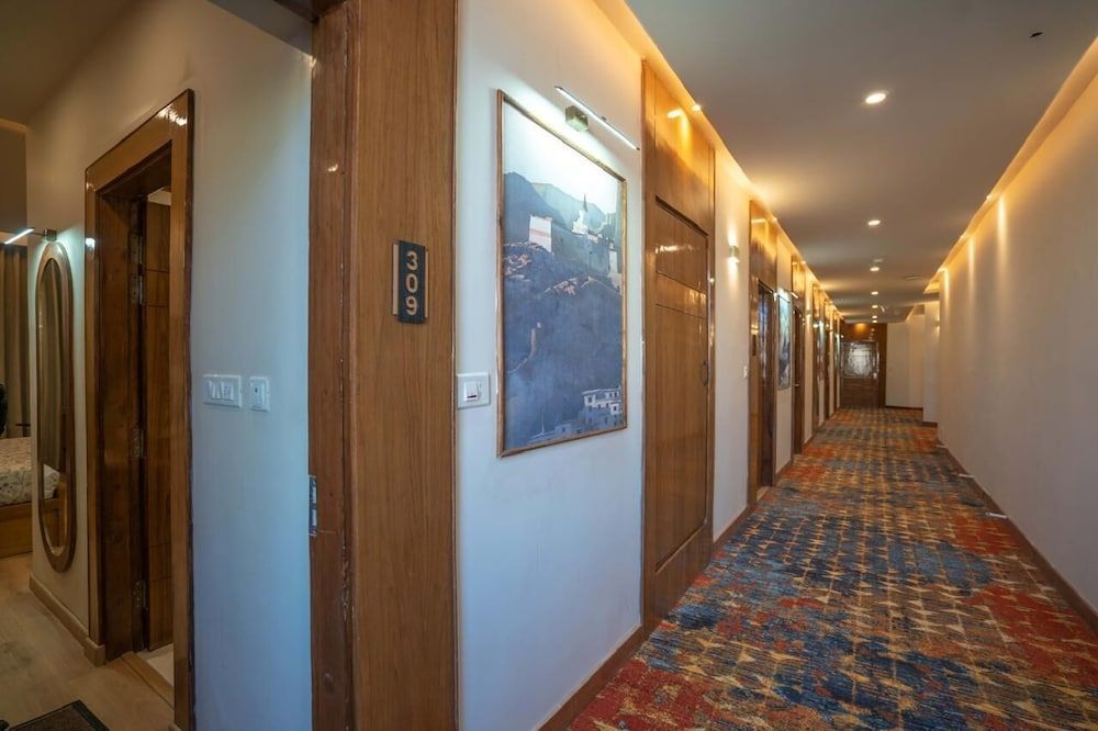 Hotel Zimskhang Villa 2