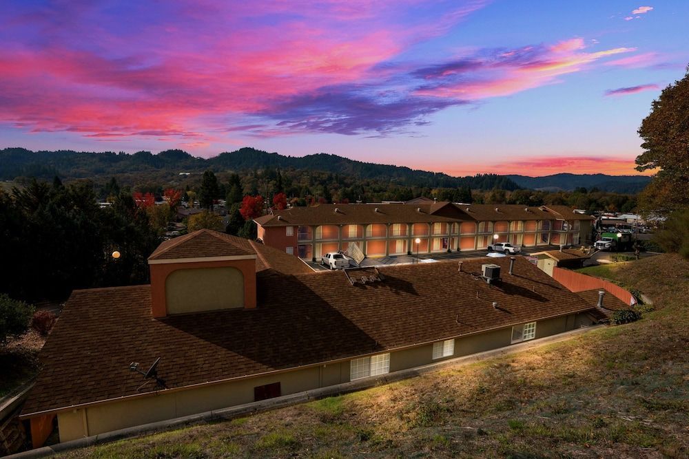 Best Western Willits Inn 1