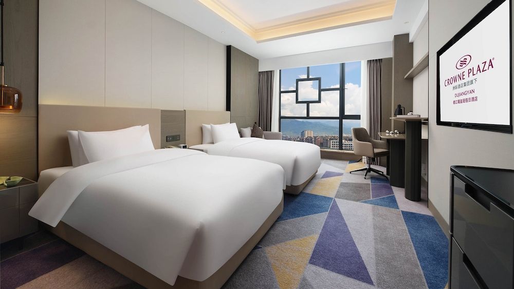 Crowne Plaza Dujiangyan by IHG 2