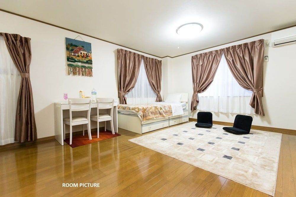 Centrally Located Deluxe Furnished.3 1