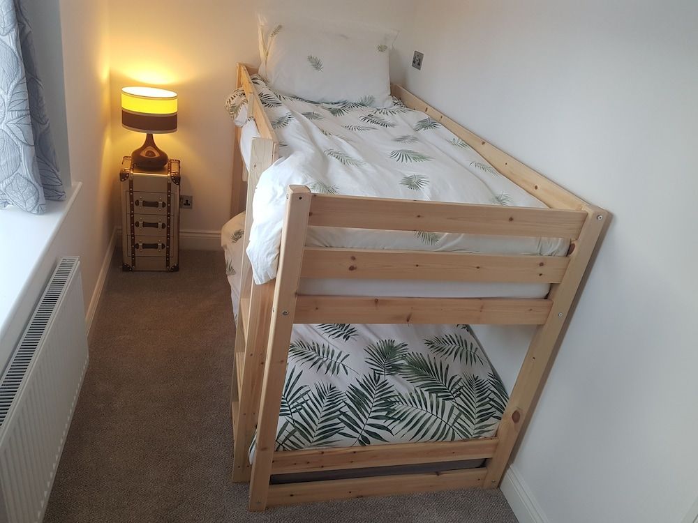 3 Bed Barn - Sleeps up to 6 - Parking - Wifi 2