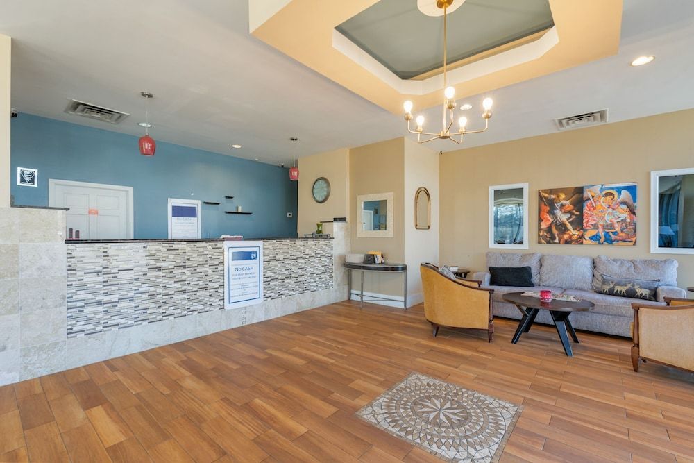 Williamsburg Suites 2
