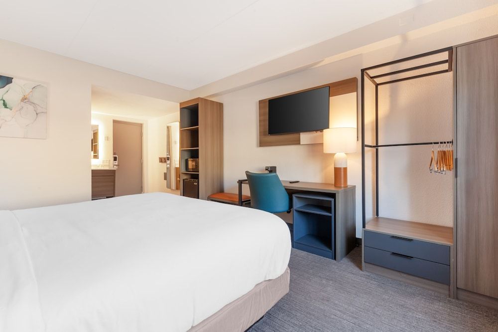 Comfort Inn & Suites Beaver Dam 1