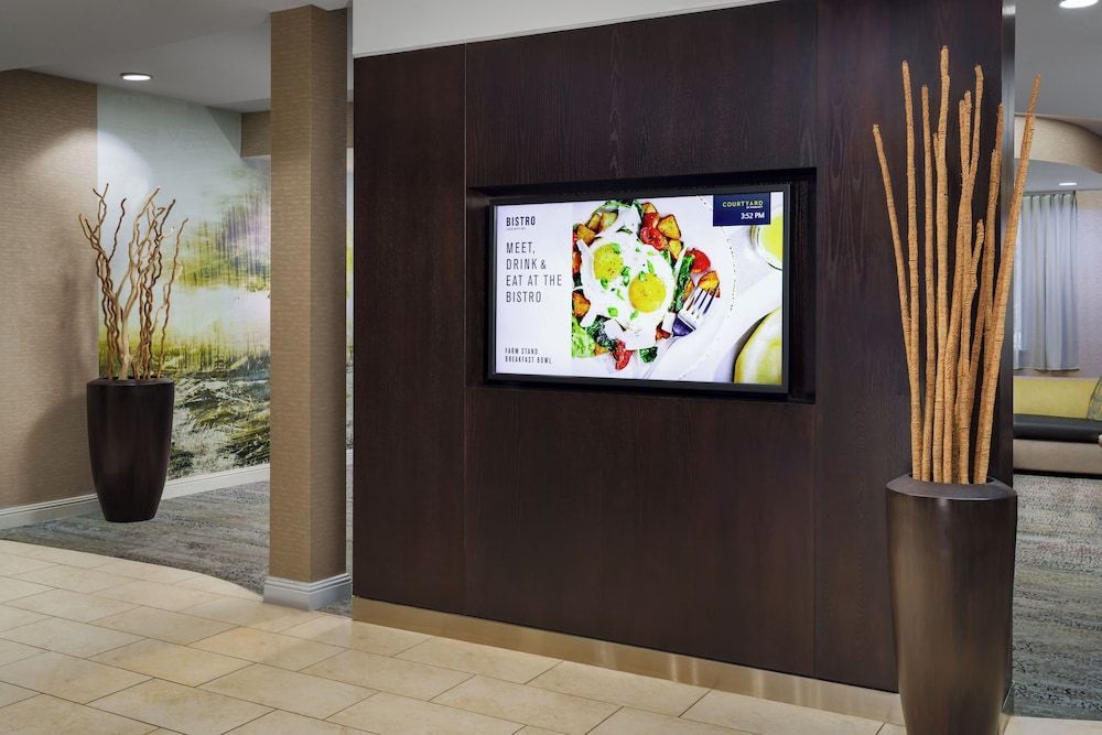 Courtyard by Marriott Palmdale 2