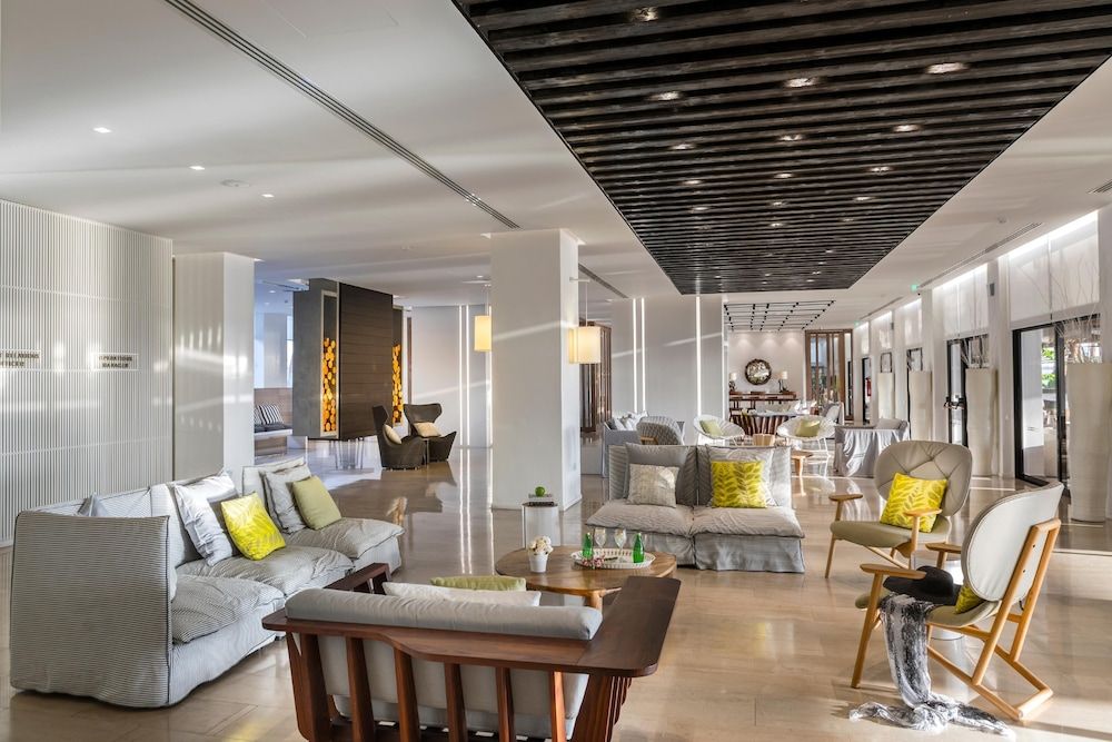 Cavo Maris Beach Hotel & Suites 2