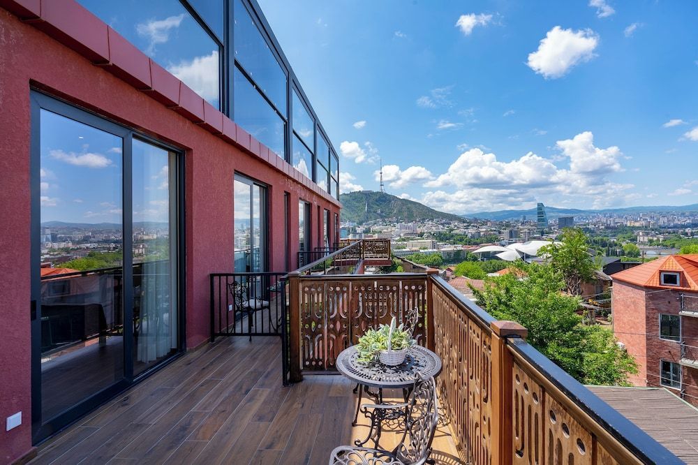 Iris Hotel 1
