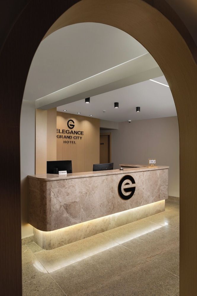 Elegance Grand City Hotel 2