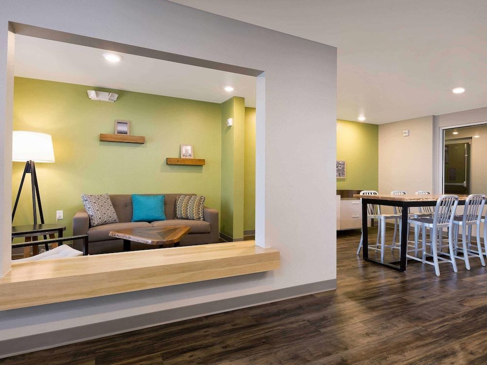 Woodspring Suites Southington 2