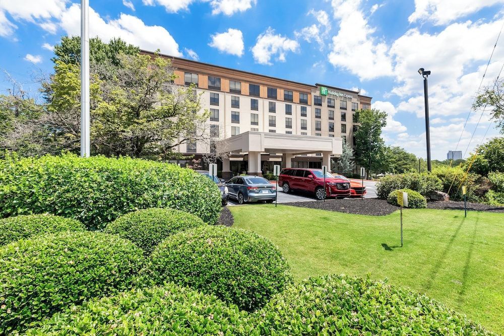Holiday Inn Express ATLANTA GALLERIA-BALLPARK AREA by IHG 1