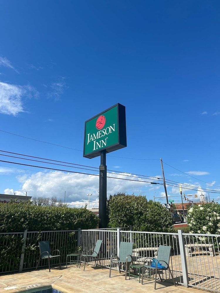 Jameson Inn Winder 1