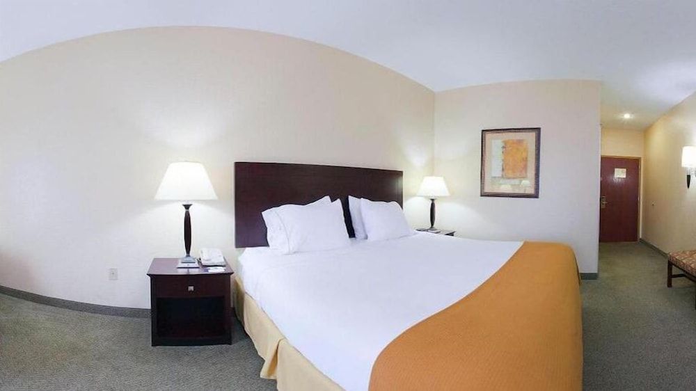 Holiday Inn Express & Suites ATHENS by IHG 2