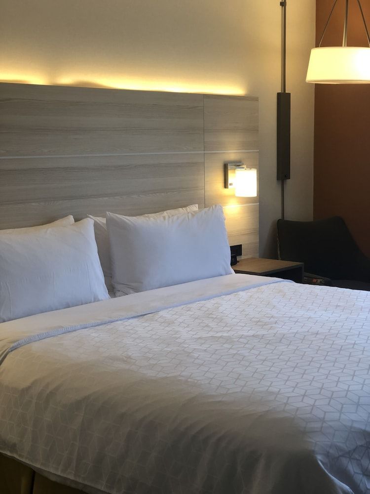 Holiday Inn Express FORT BRAGG by IHG 2
