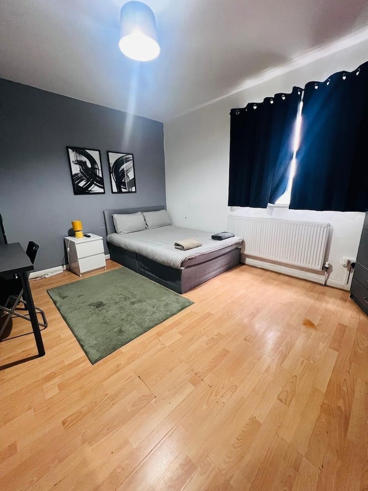 London E1 Hostel 1