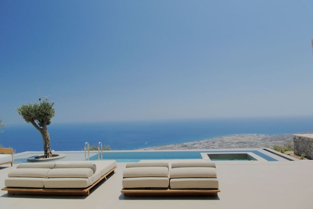 VOUNO Santorini Private Villas 1