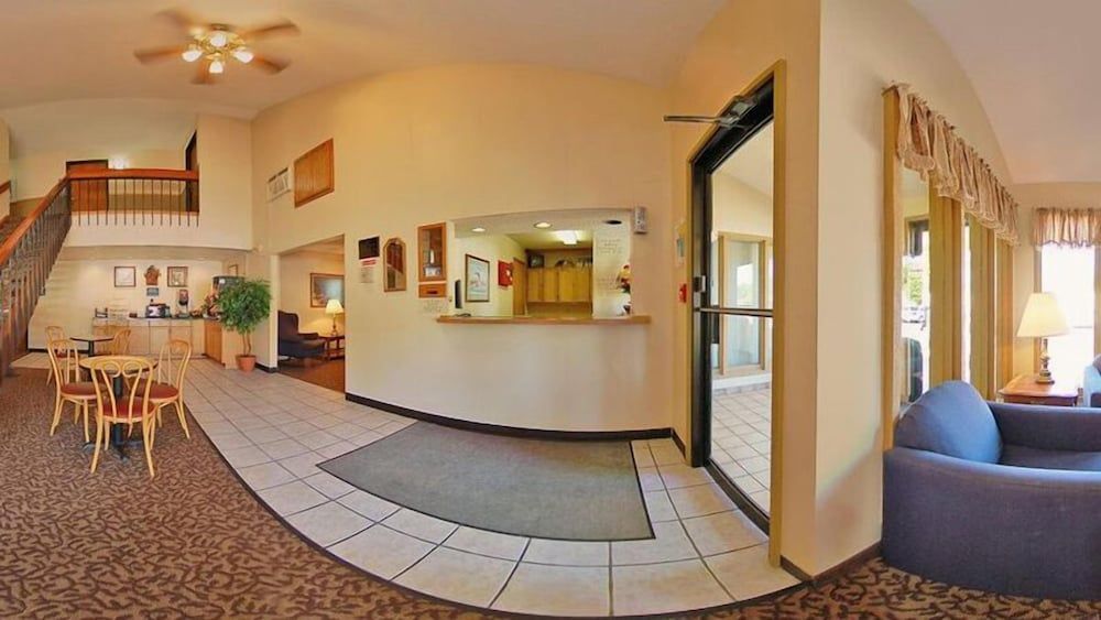 Red Wing Inn and Suite 2