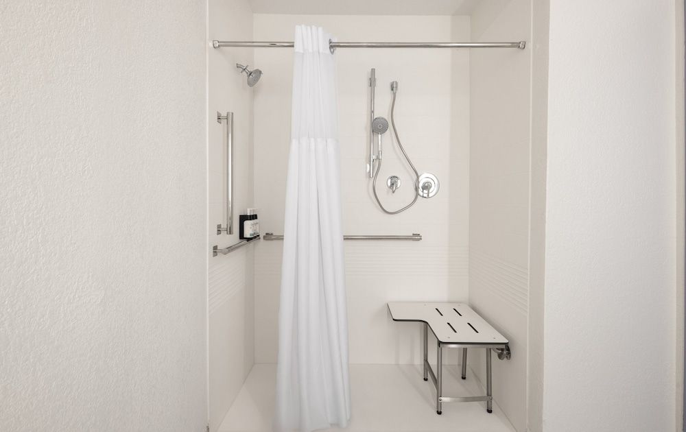 Garner Hotel Jamaica JFK Airtrain NYC by IHG 2