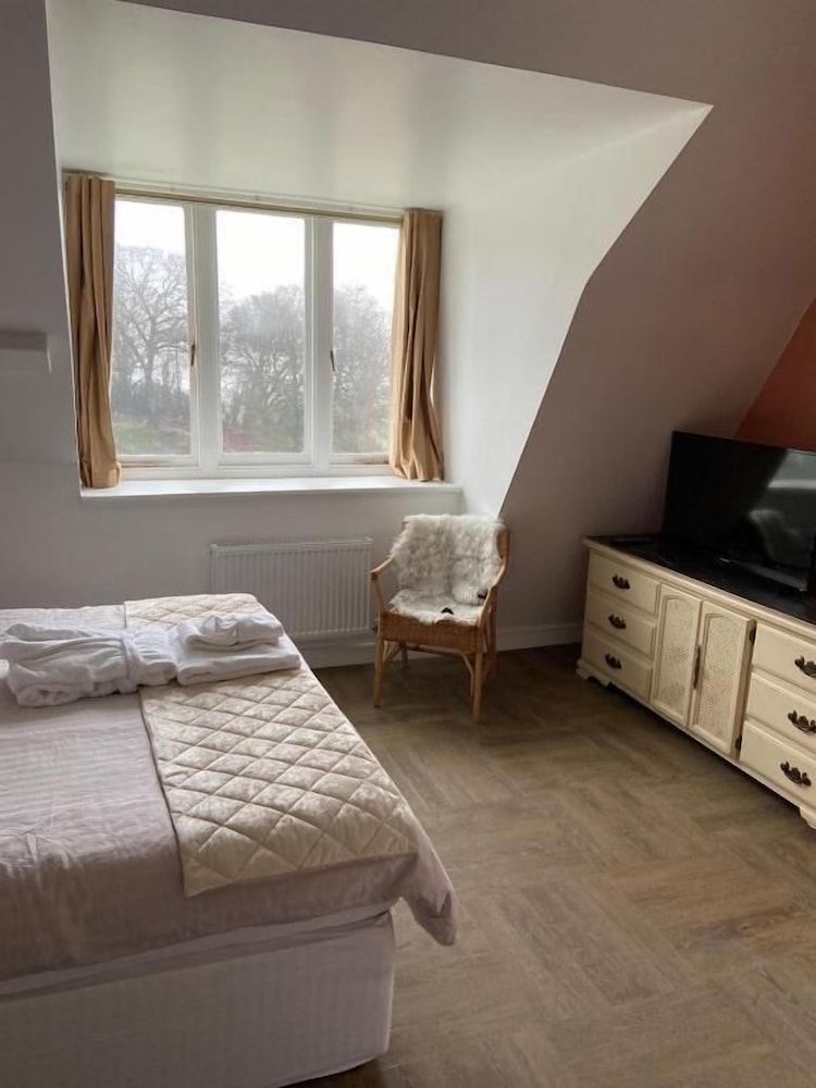 Croydon Hall 2