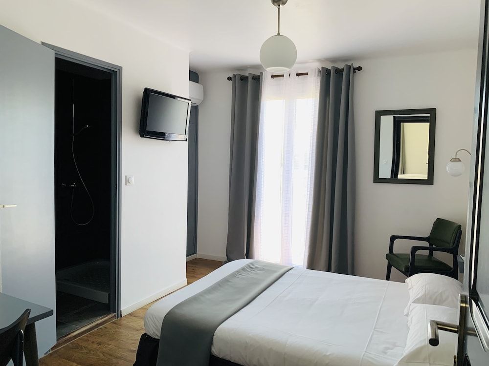 Hôtel les Arbousiers 1