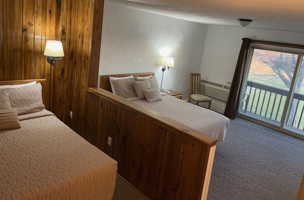 The Lodge at Indian Lake 2