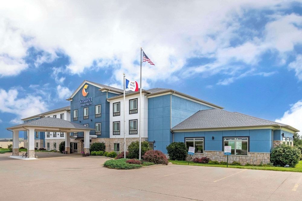 Comfort Inn & Suites Grinnell near I-80 1