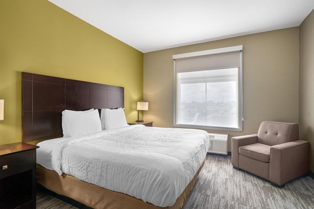 Best Western Plus Chalmette Hotel 1