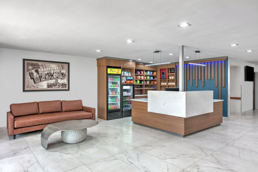 Super 8 by Wyndham Grapevine/DFW Airport Northwest 2