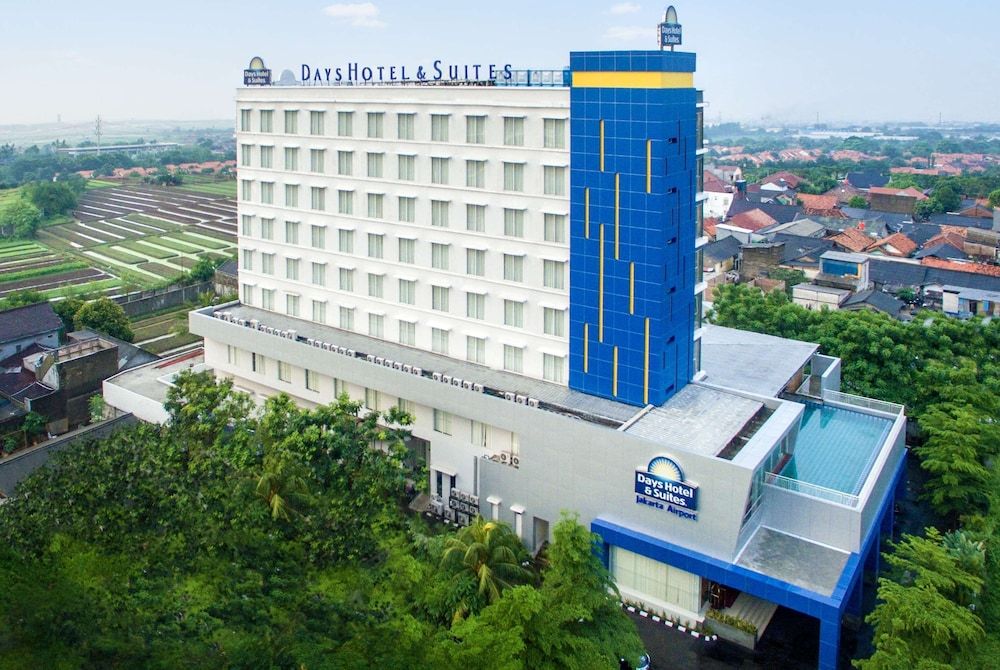 Days Hotel & Suites by Wyndham Jakarta Airport 1