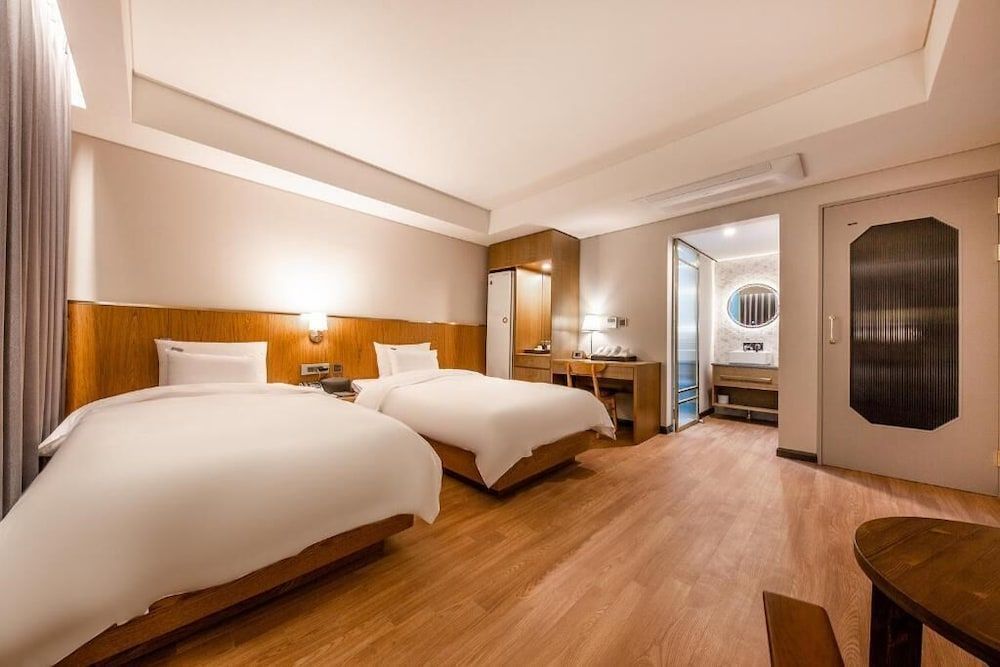 Hotel the Hill 1