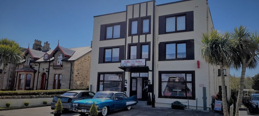 Cadillac Kustomz Guest House 1