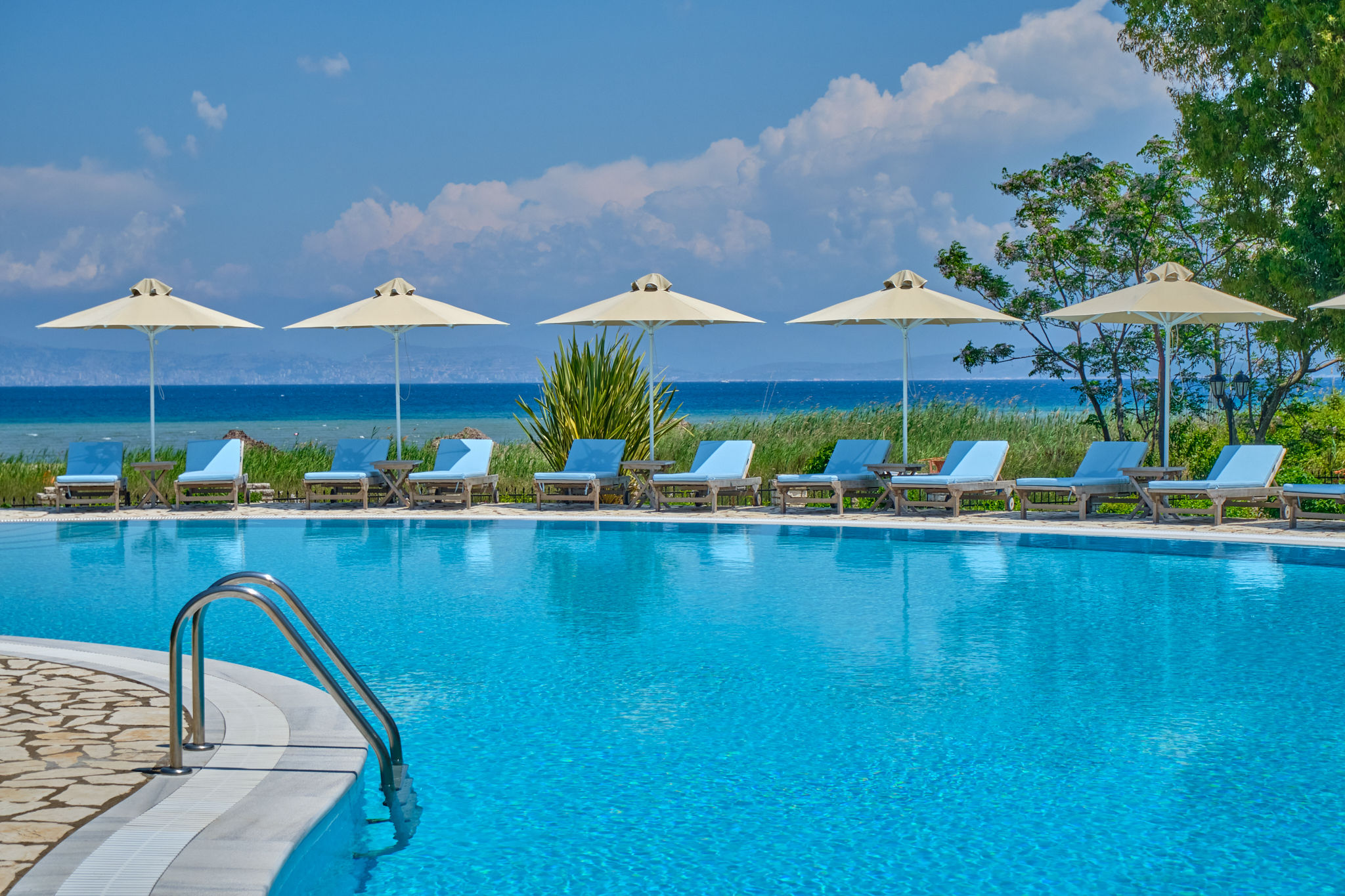 Chrismos Luxury Suites & Studios 2
