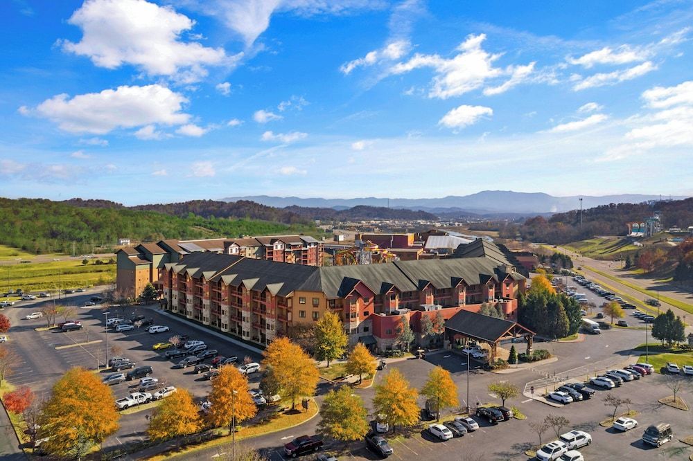 Great Smokies Lodge Resort 2BR 1