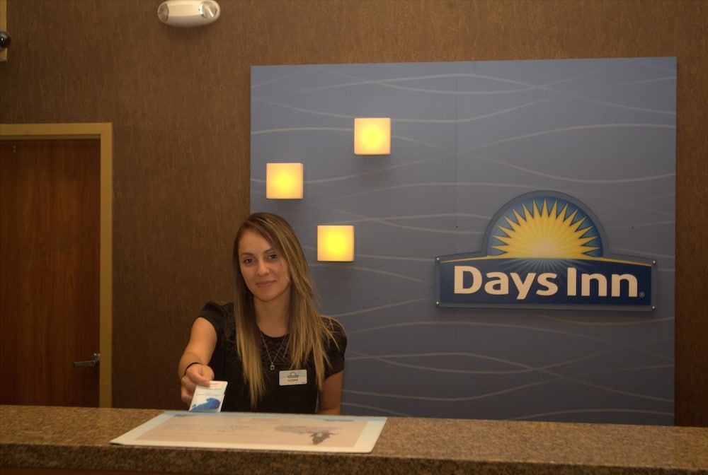 Days Inn by Wyndham Tulsa Central 2