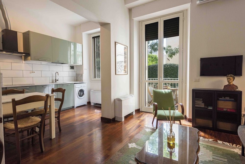 Poliziano Apartment by Mmega 1