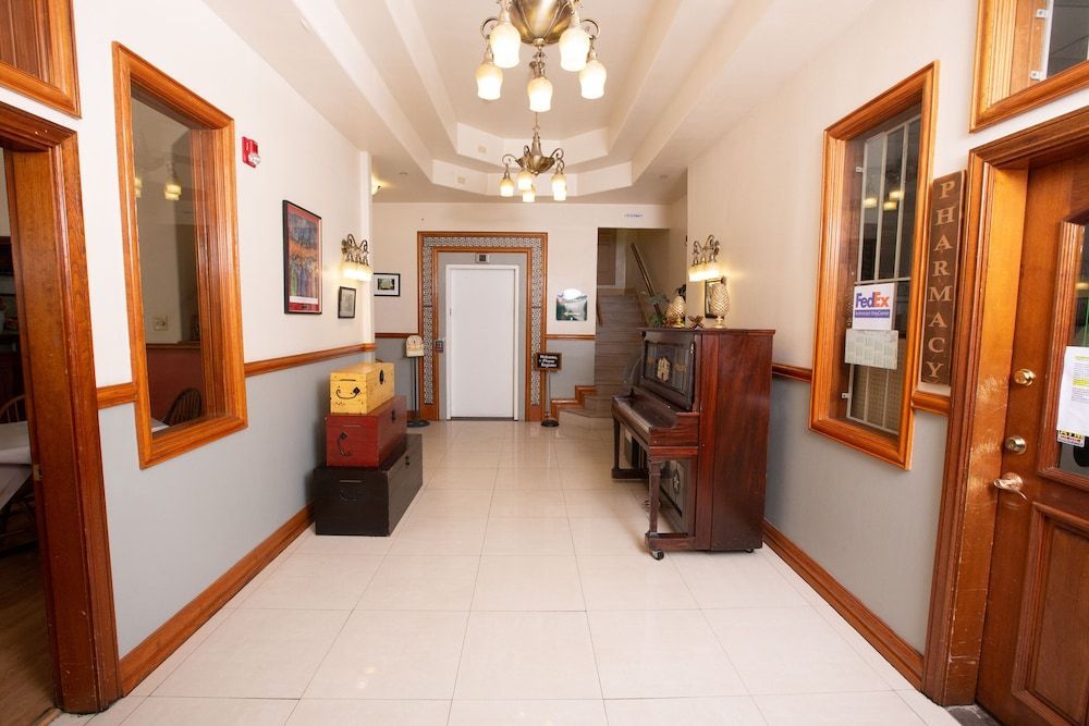 The Rialto Hotel 2