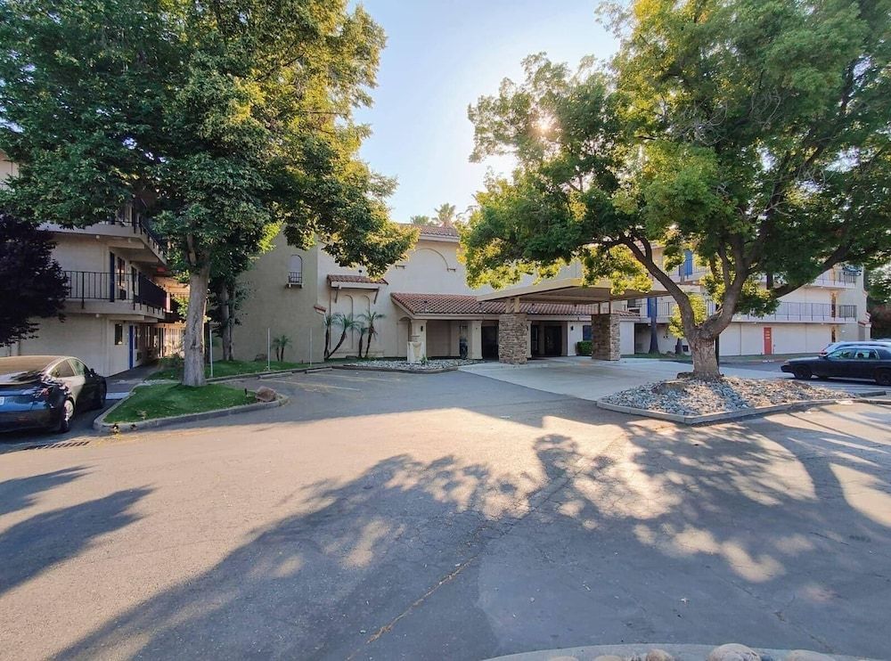 Rodeway Inn & Suites Rancho Cordova - Folsom 1